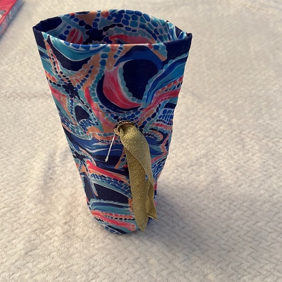 Lilly Pulitzer Ocean Jewel Pattern Set of 2 Wine Totes New with Tags - Picture 5 of 8